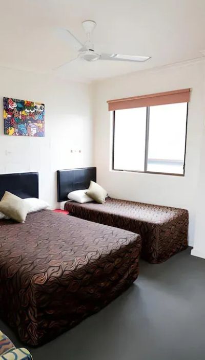 Affordable Twin Room In Emerald